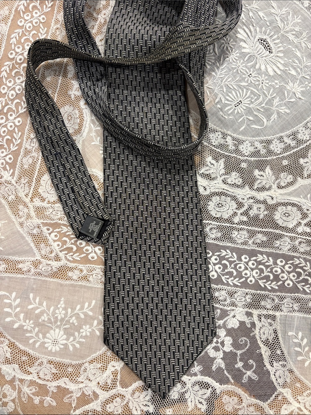Men's Black Textured Pattern Tie - Elegant Office & Event Accessory